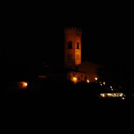 Agriturismo Tori 2 Montecarlo Bagian luar foto