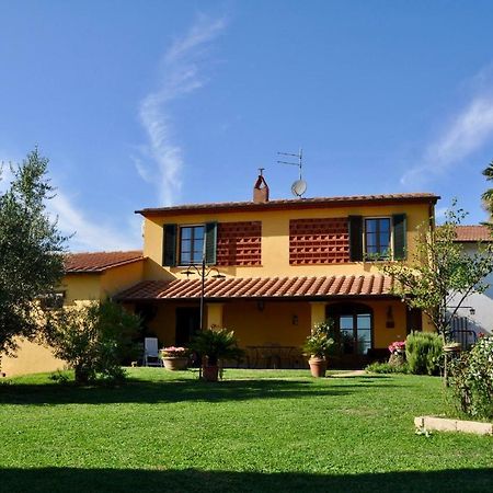 Agriturismo Tori 2 Montecarlo Bagian luar foto