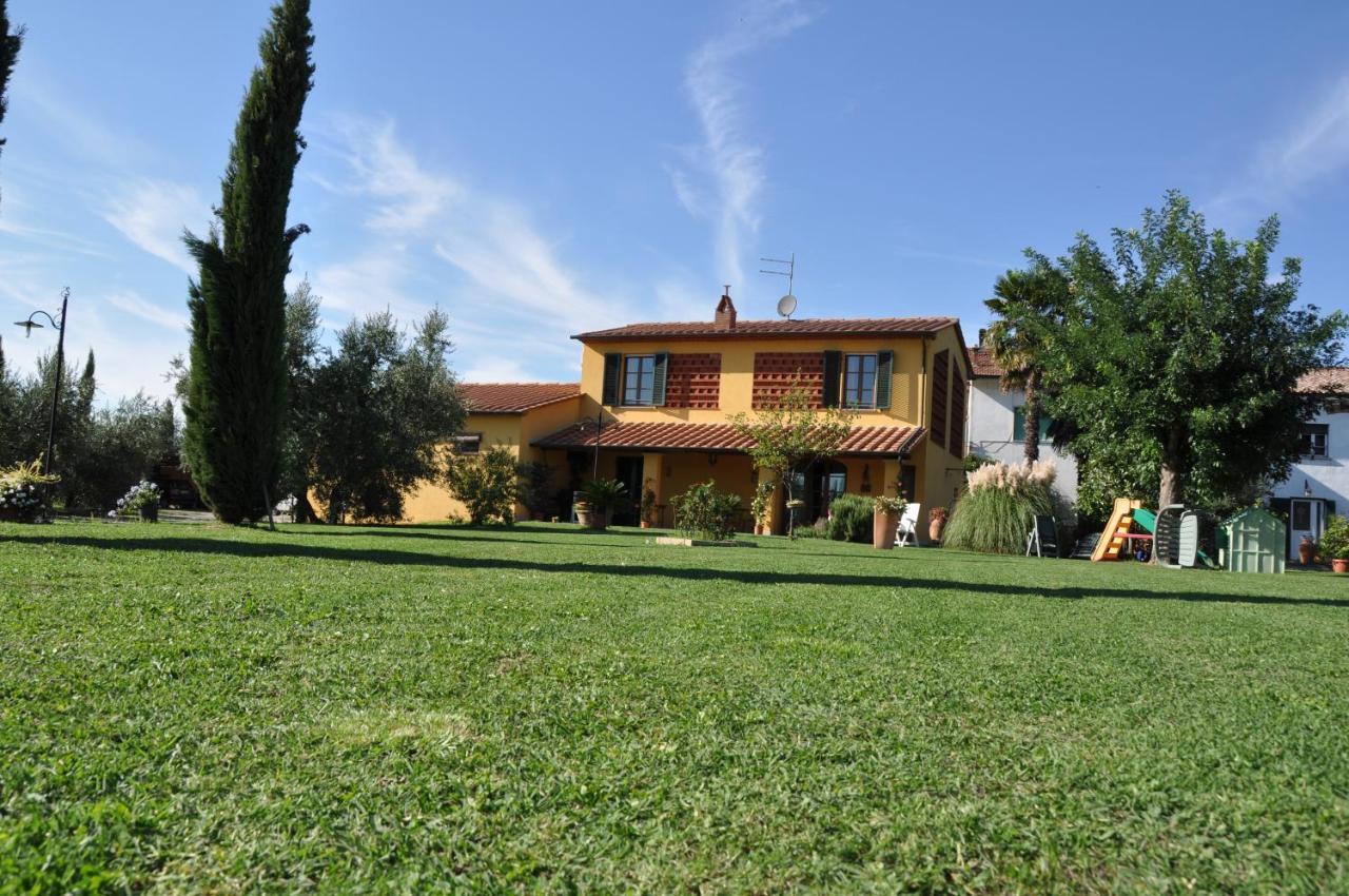 Agriturismo Tori 2 Montecarlo Bagian luar foto
