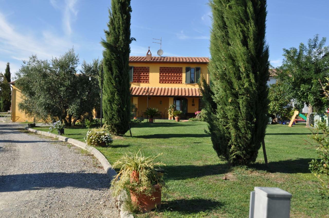Agriturismo Tori 2 Montecarlo Bagian luar foto