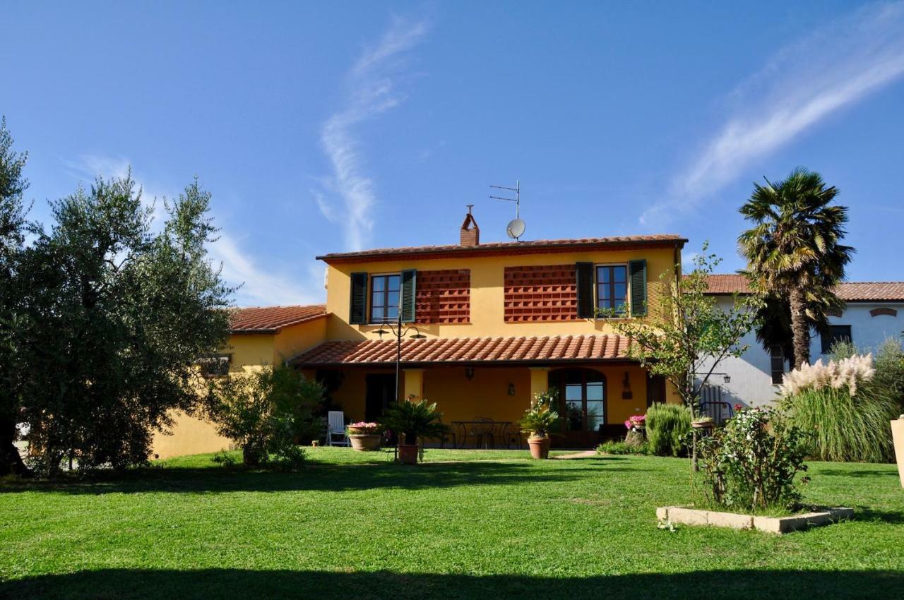 Agriturismo Tori 2 Montecarlo Bagian luar foto